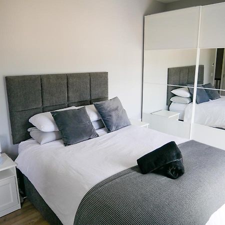 Entire Modern Home With Seaview And Parking Віклов Екстер'єр фото