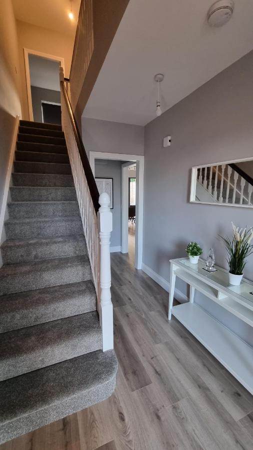 Entire Modern Home With Seaview And Parking Віклов Екстер'єр фото