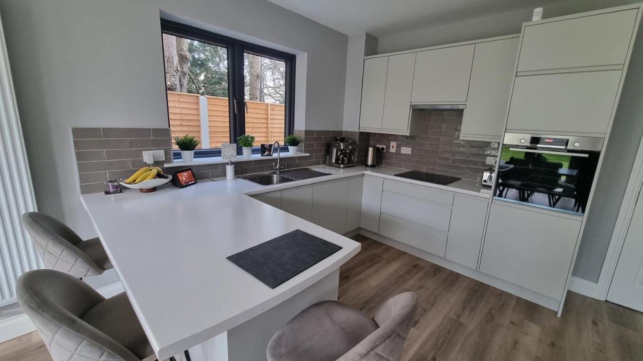 Entire Modern Home With Seaview And Parking Віклов Екстер'єр фото