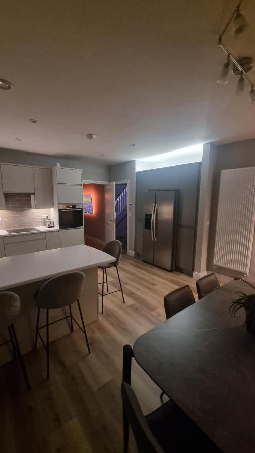 Entire Modern Home With Seaview And Parking Віклов Екстер'єр фото