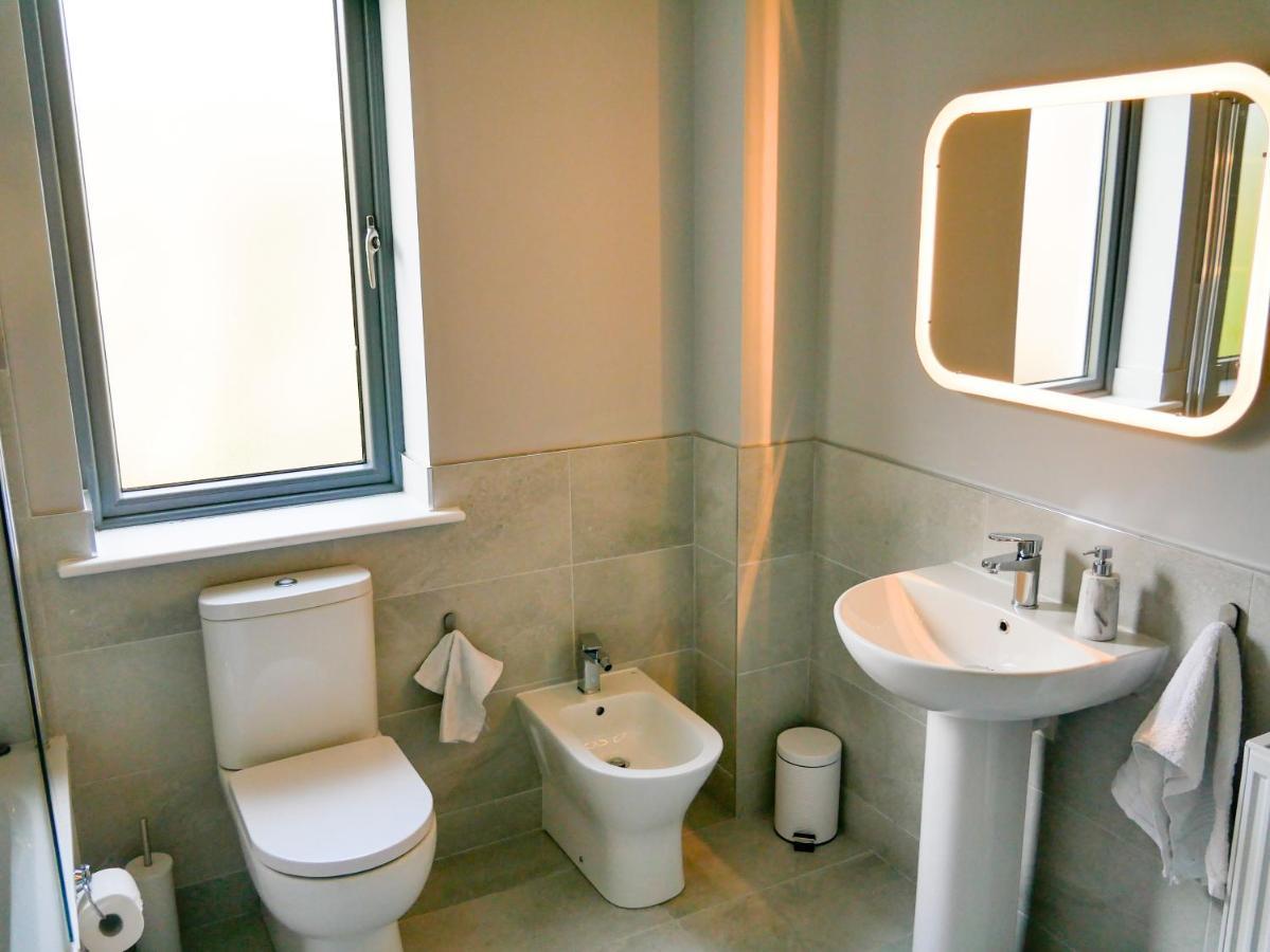 Entire Modern Home With Seaview And Parking Віклов Екстер'єр фото