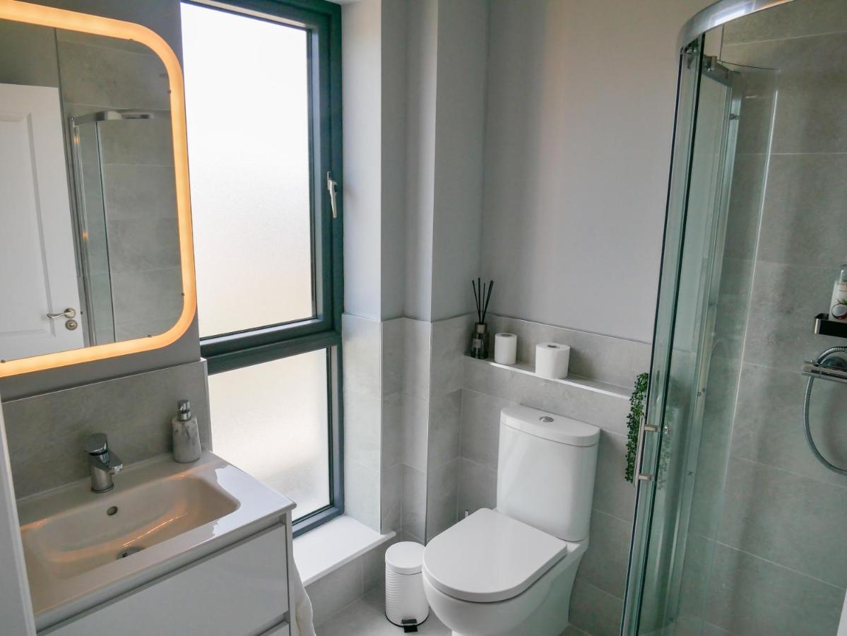 Entire Modern Home With Seaview And Parking Віклов Екстер'єр фото