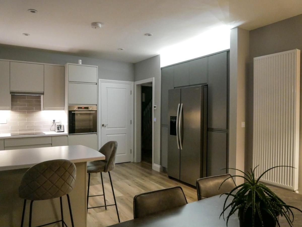 Entire Modern Home With Seaview And Parking Віклов Екстер'єр фото